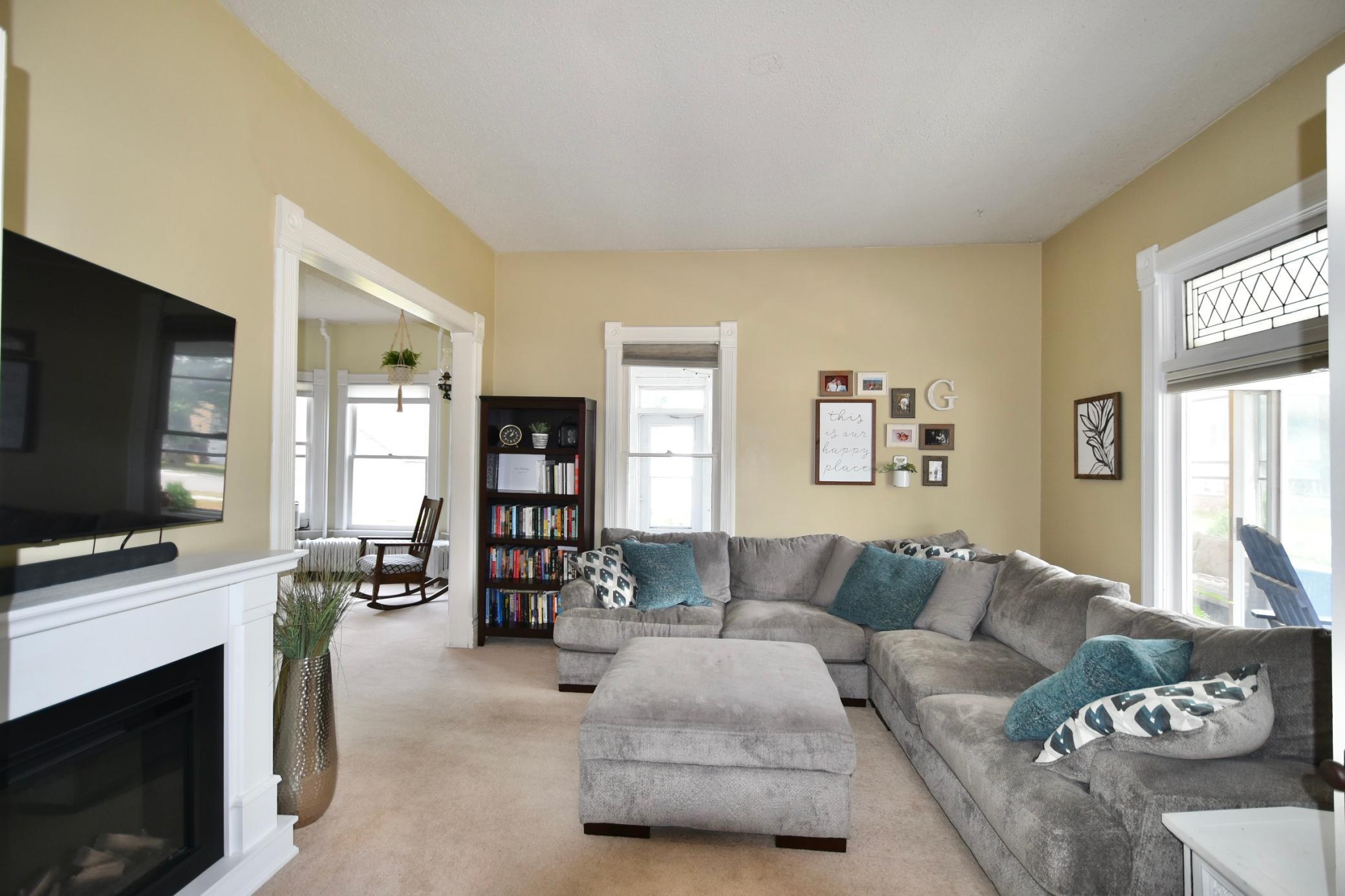 216 2nd Street SW