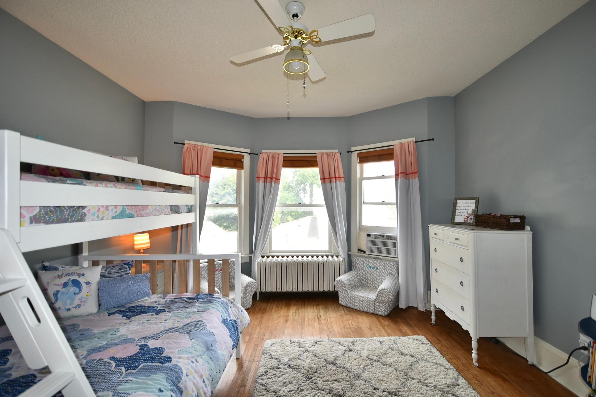 216 2nd Street SW