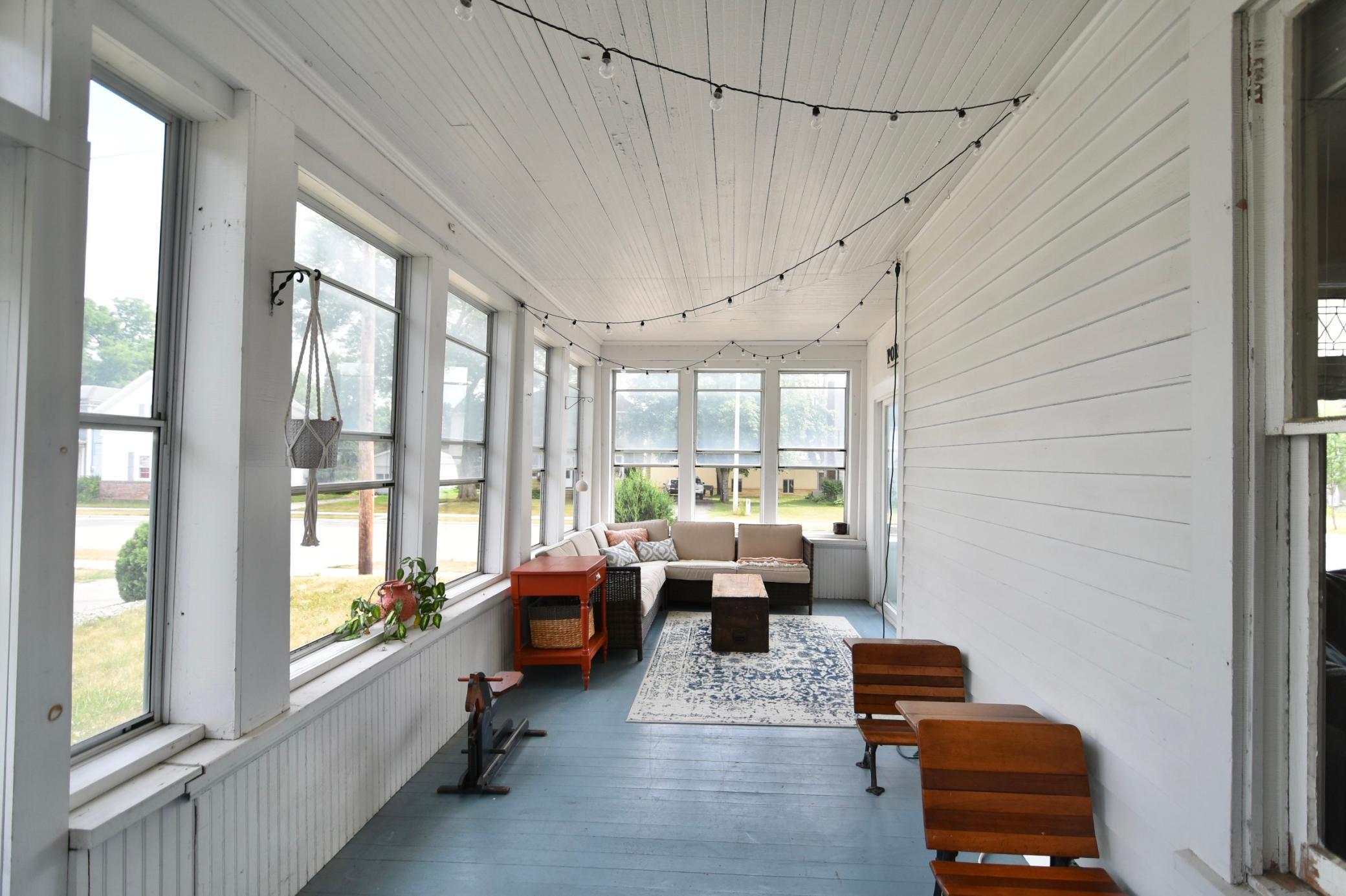 216 2nd Street SW