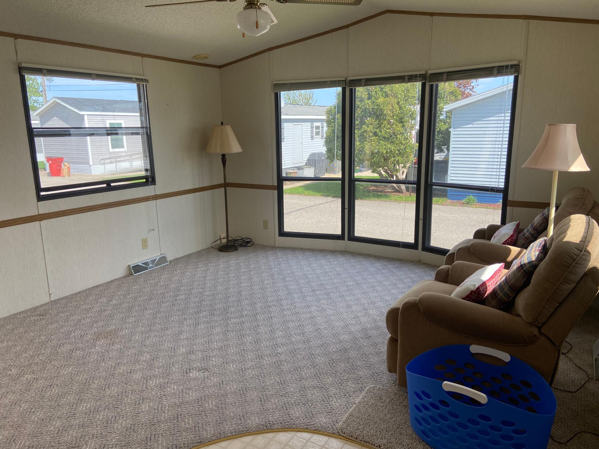 201 S Franklin Street Unit: 72