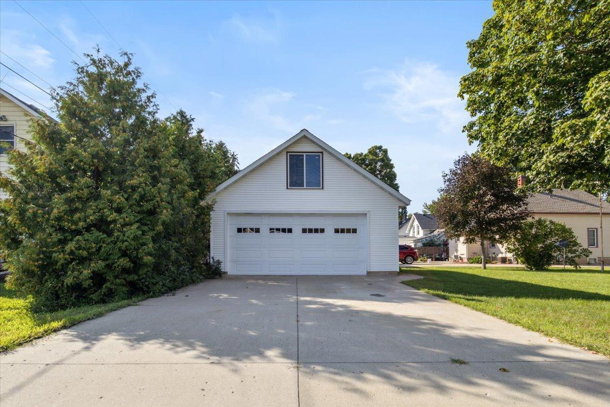 220 S 6th Street