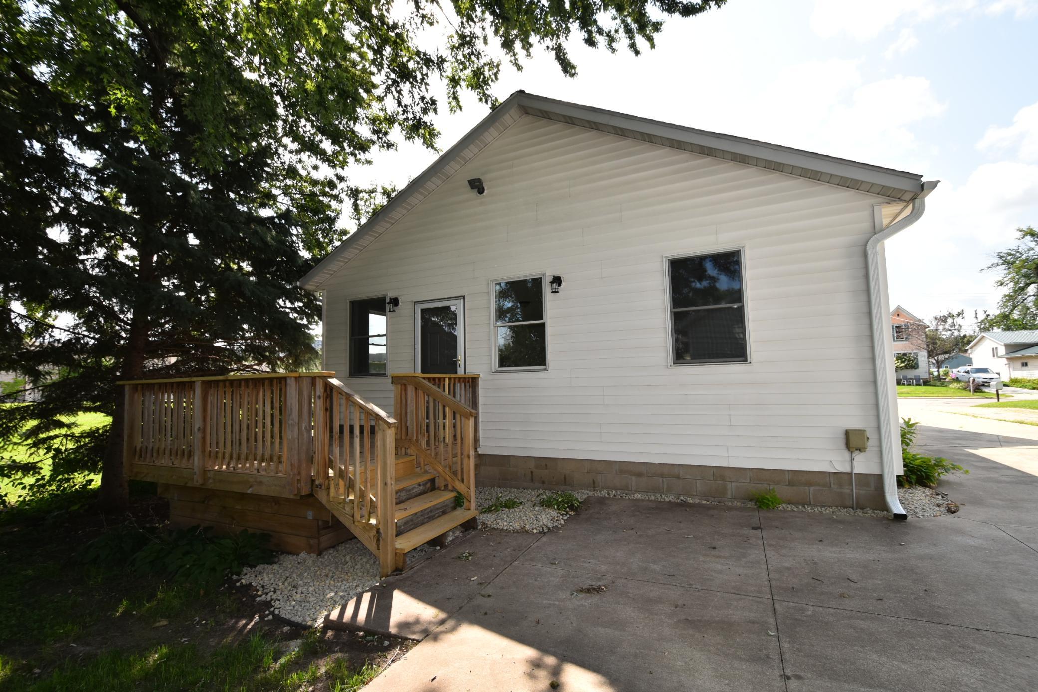 1729 Center Street W