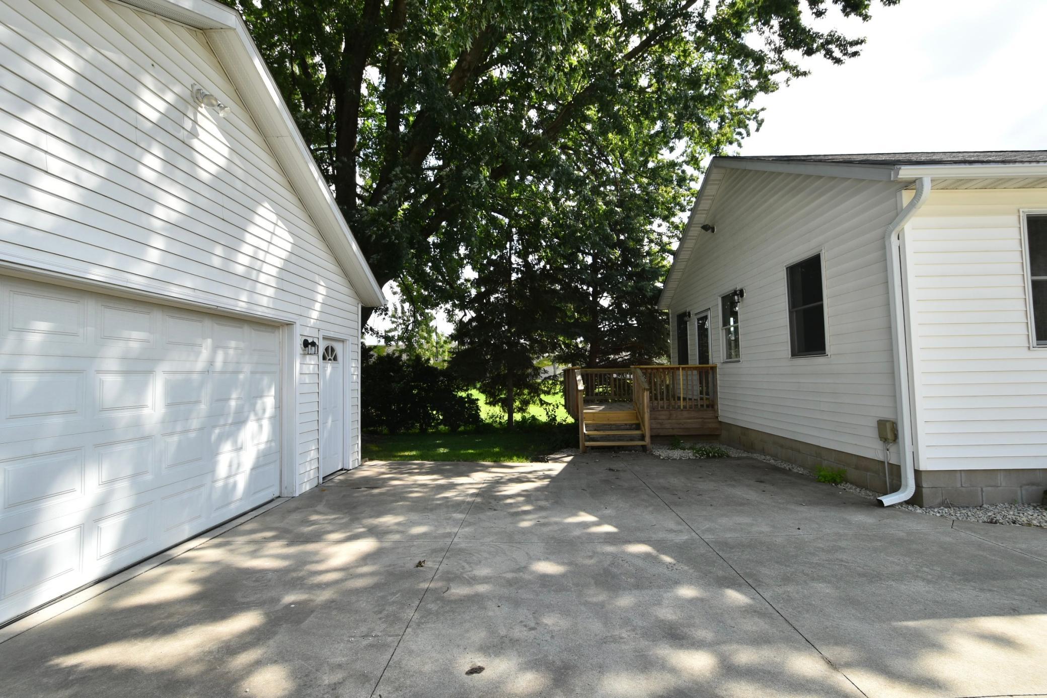 1729 Center Street W