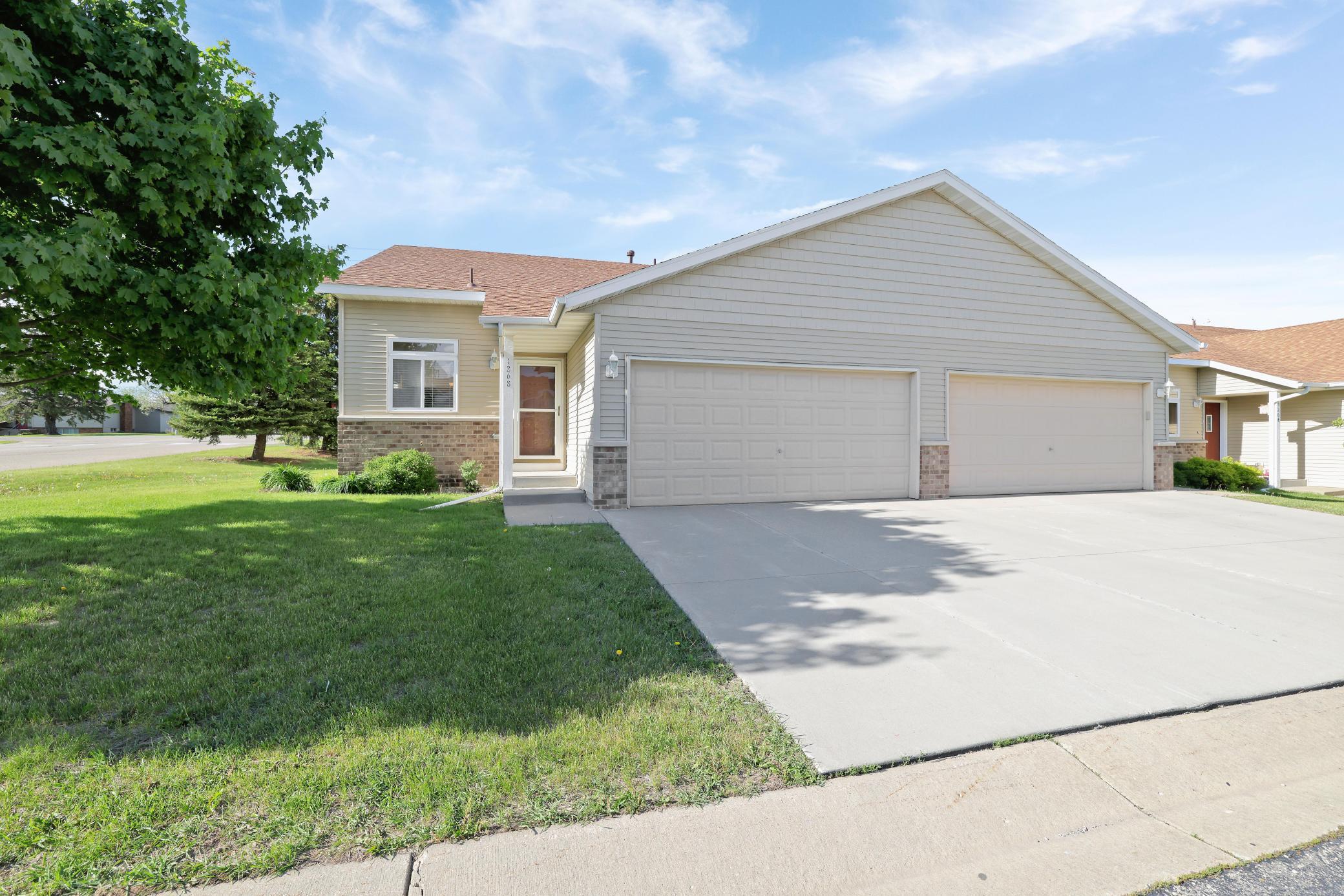 1268 Sundance Court NE