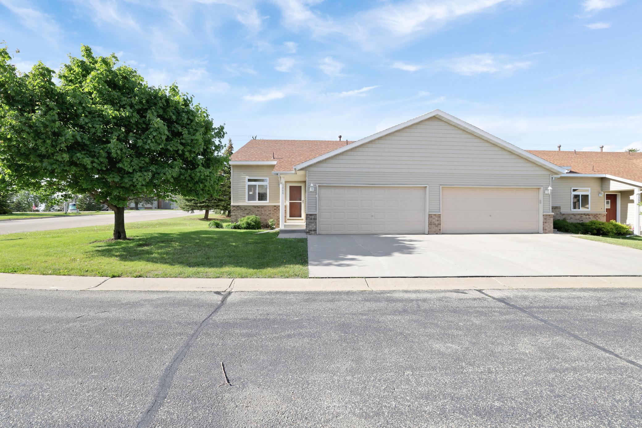 1268 Sundance Court NE