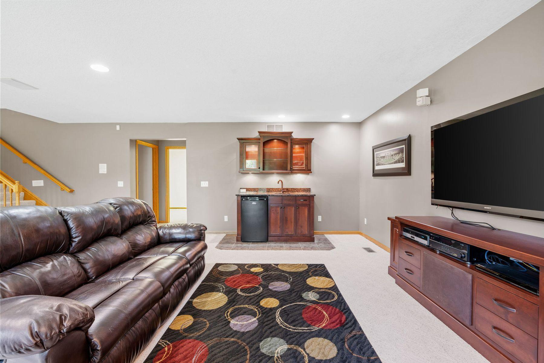 6 Deer Ridge Road