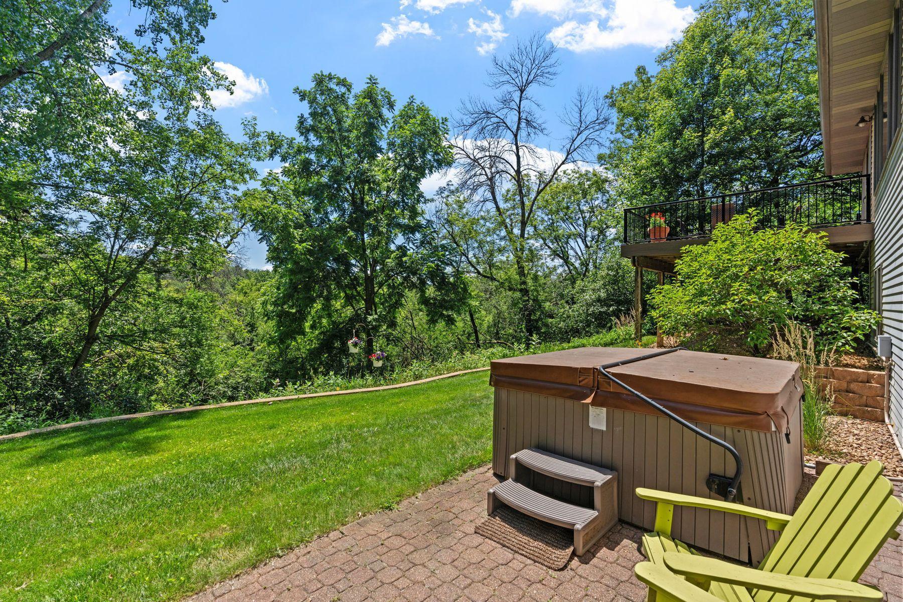 6 Deer Ridge Road