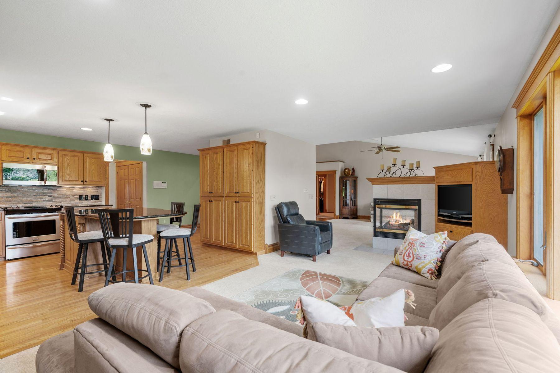 6 Deer Ridge Road