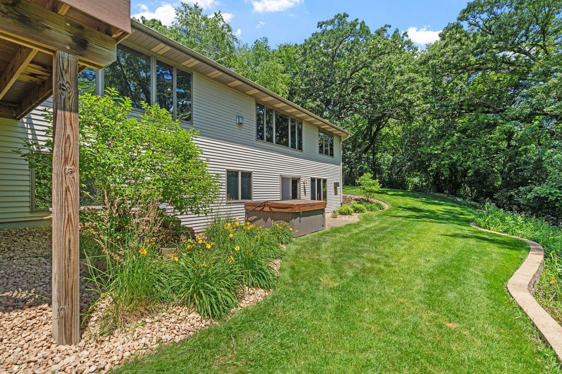 6 Deer Ridge Road