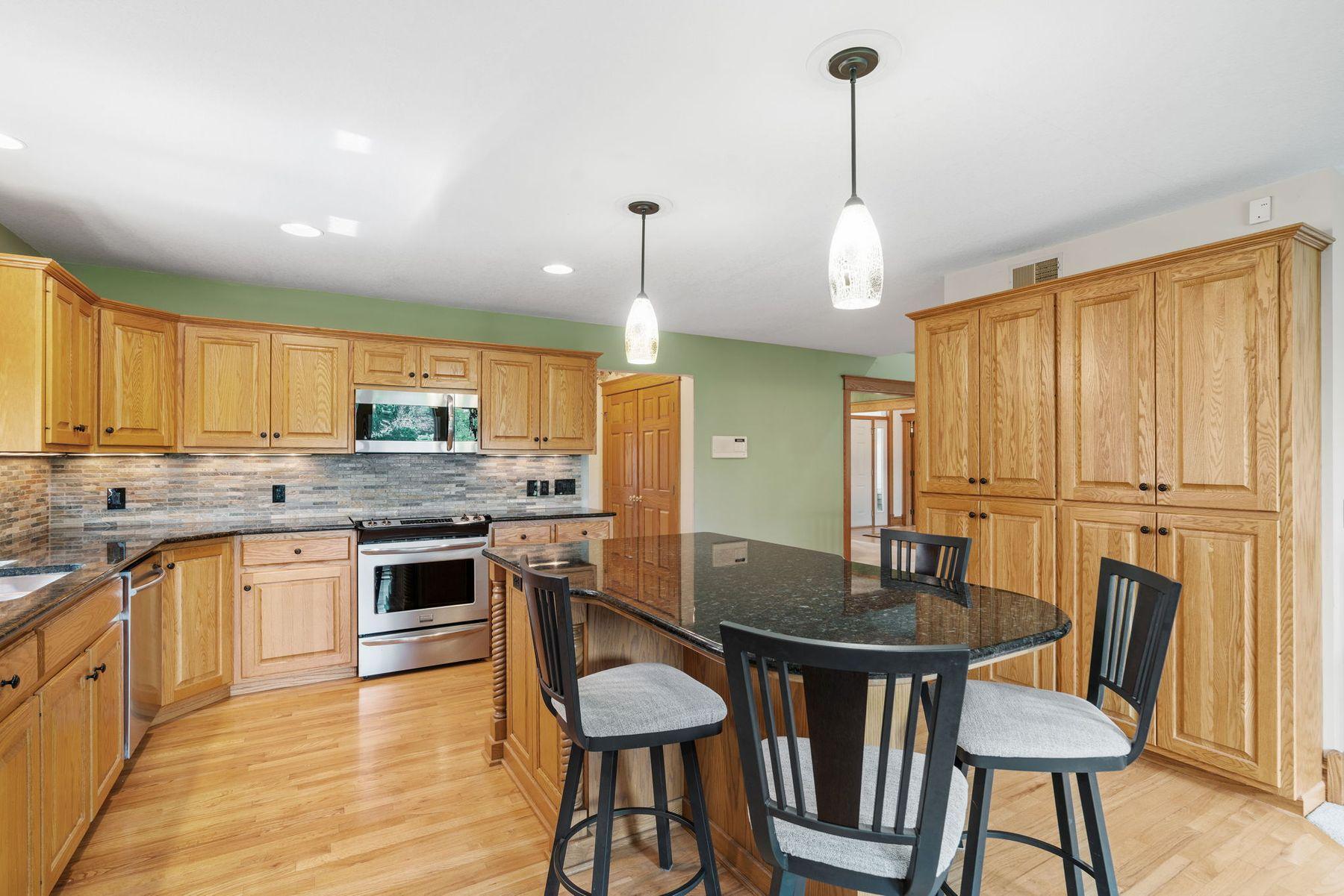 6 Deer Ridge Road