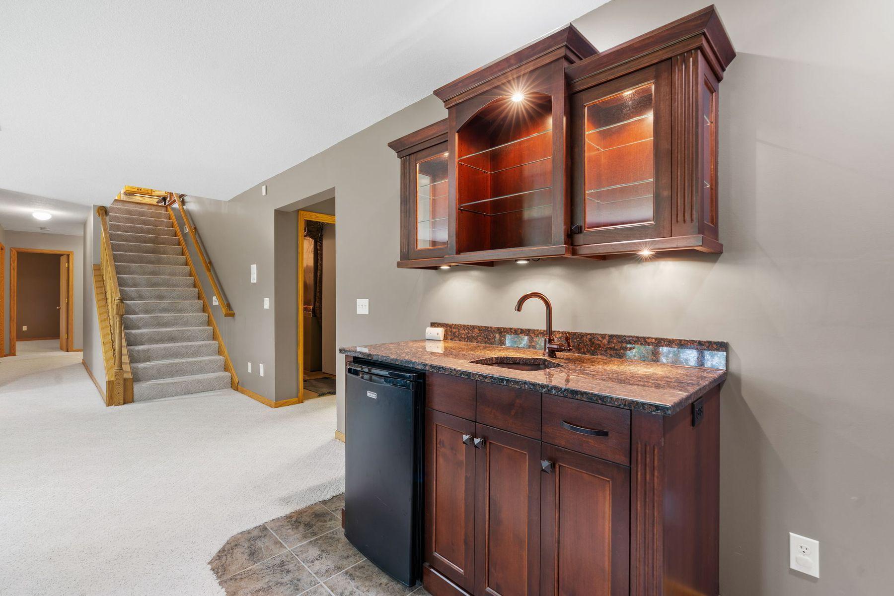 6 Deer Ridge Road
