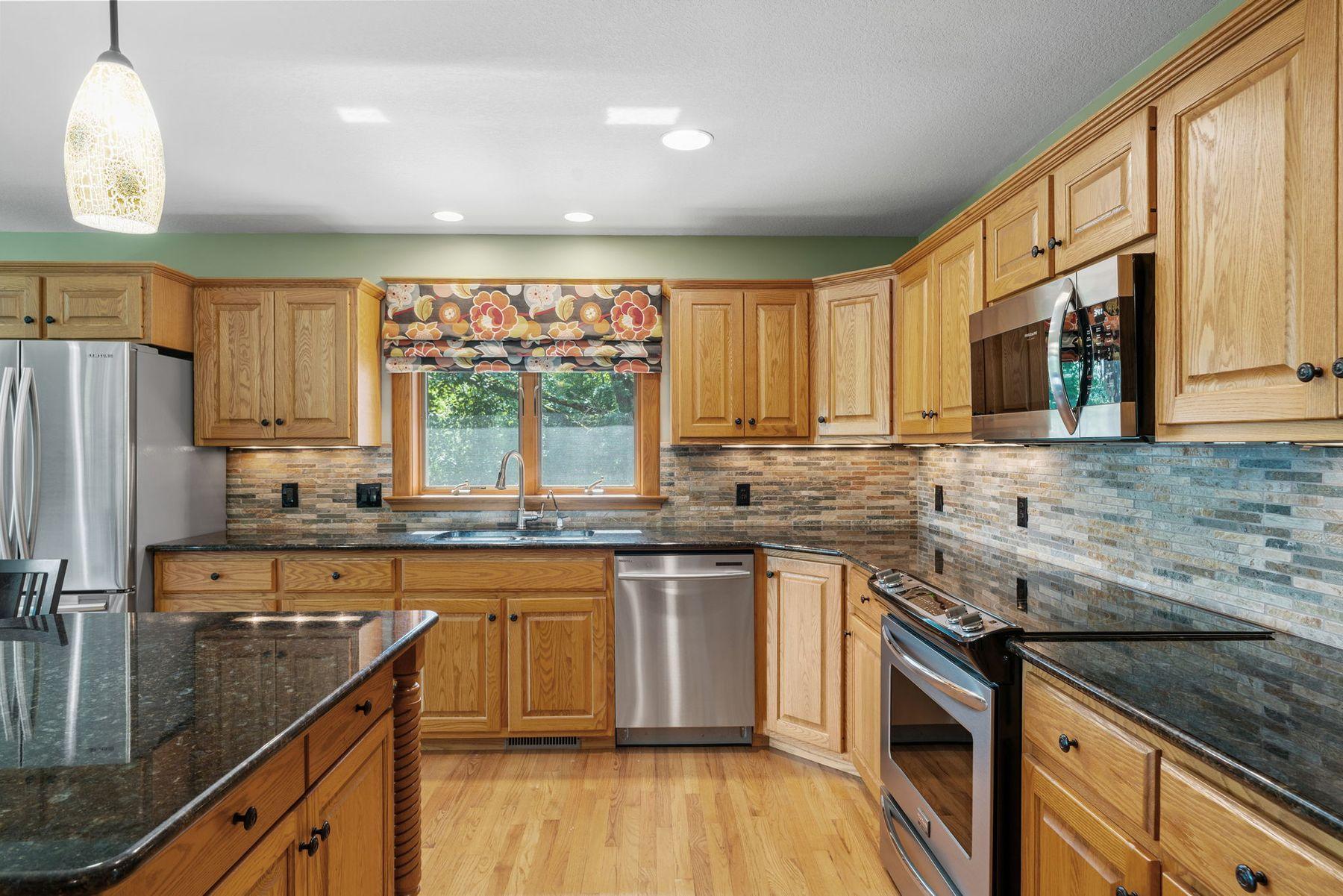 6 Deer Ridge Road