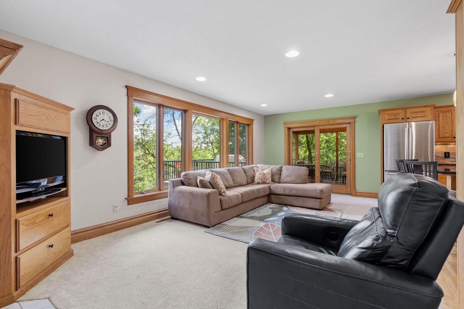 6 Deer Ridge Road
