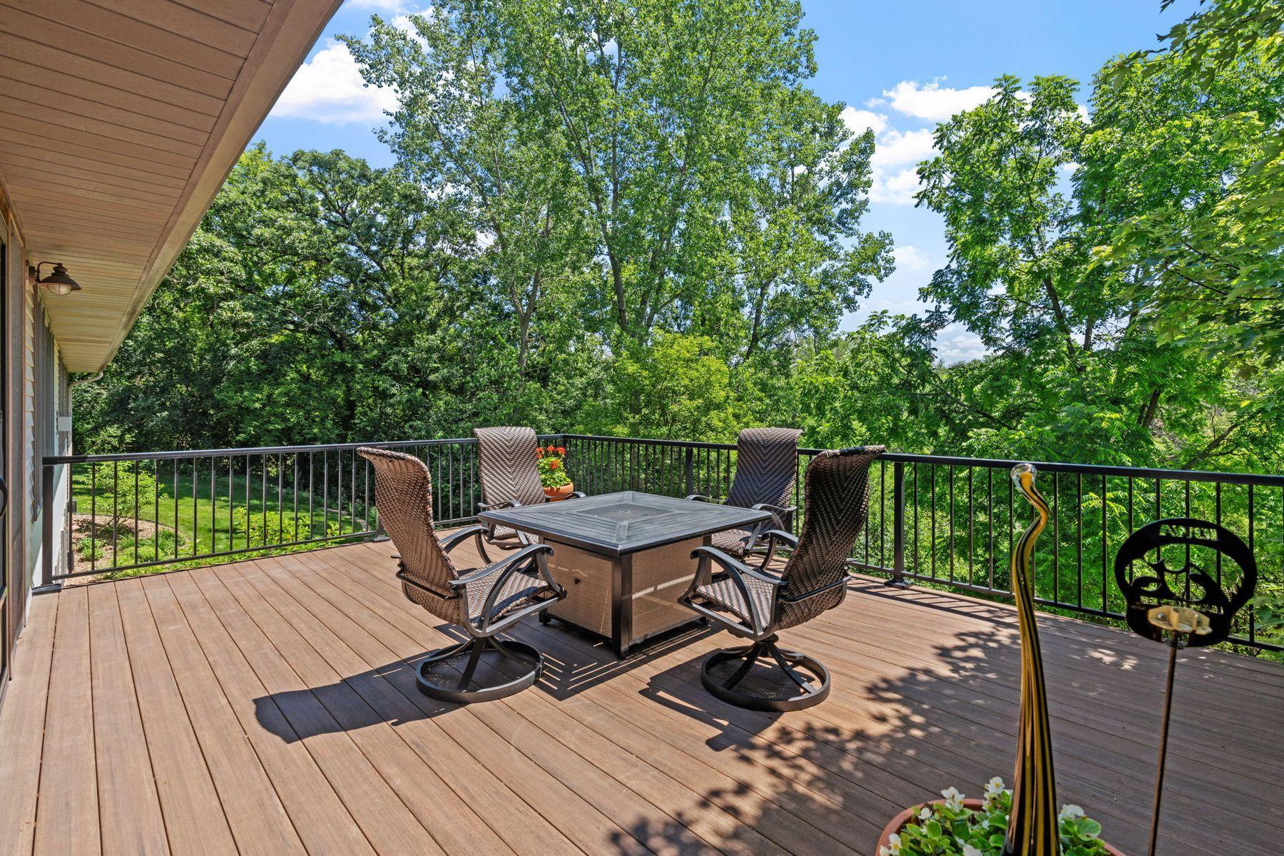 6 Deer Ridge Road