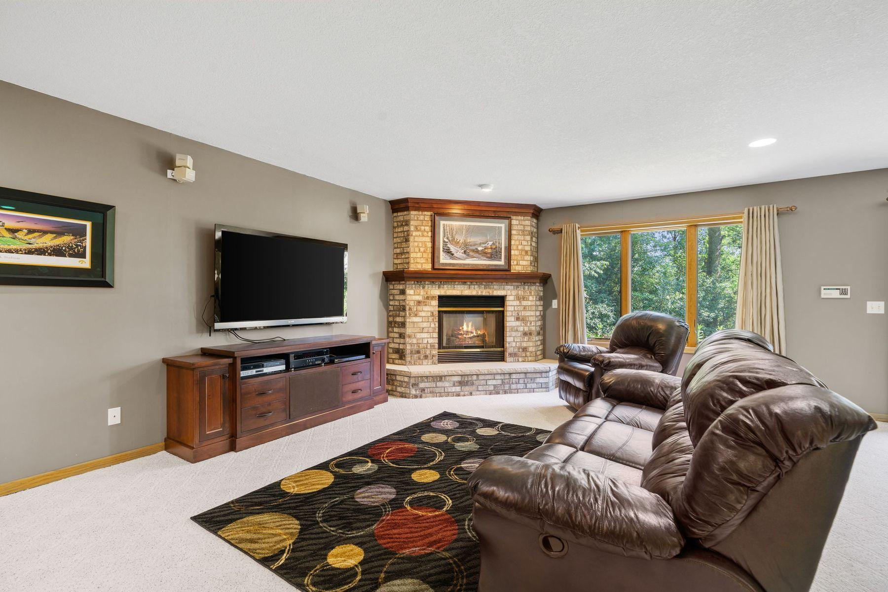 6 Deer Ridge Road