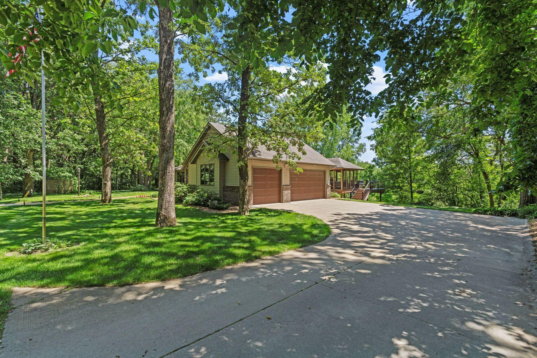 6 Deer Ridge Road