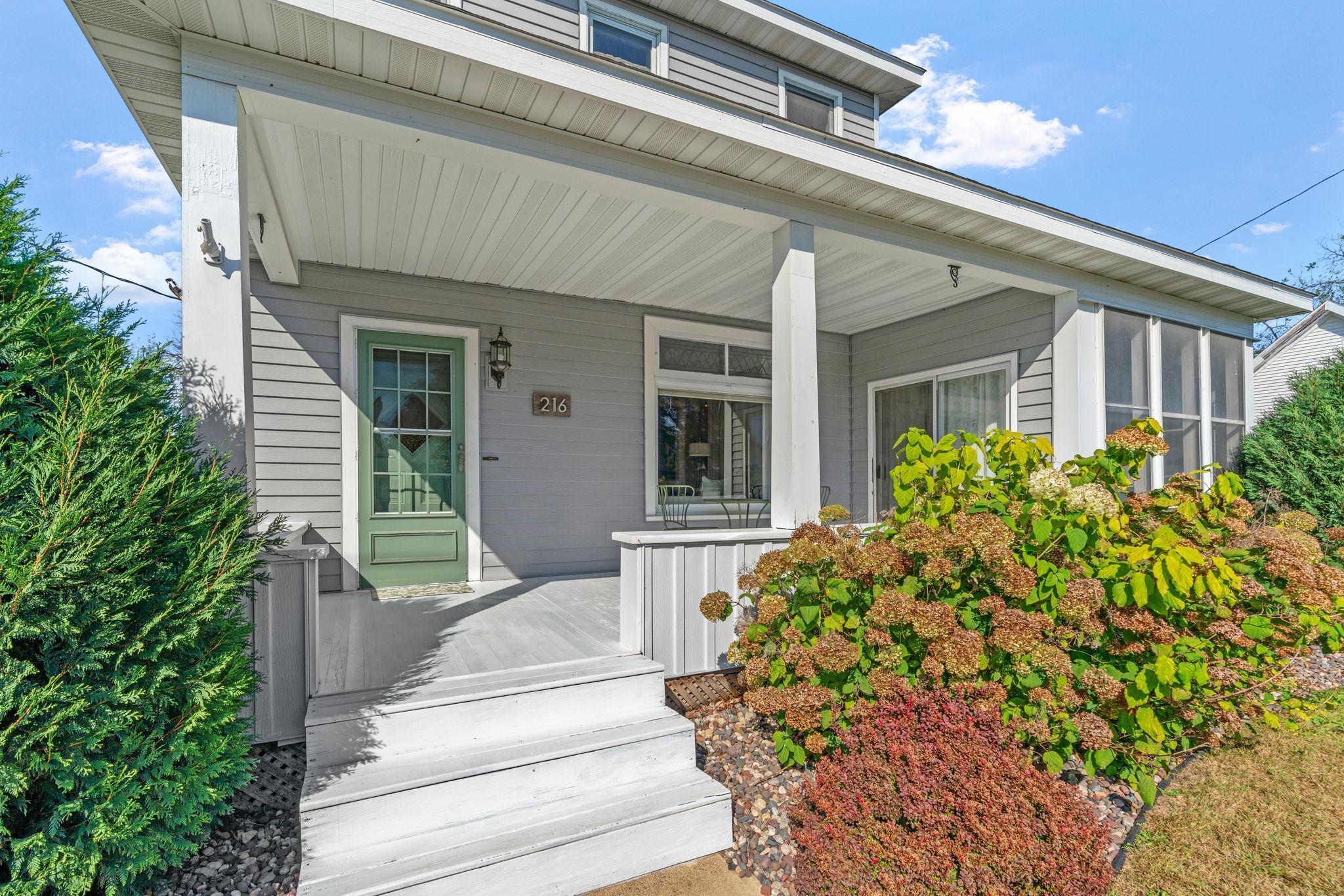 216 2nd Street SW