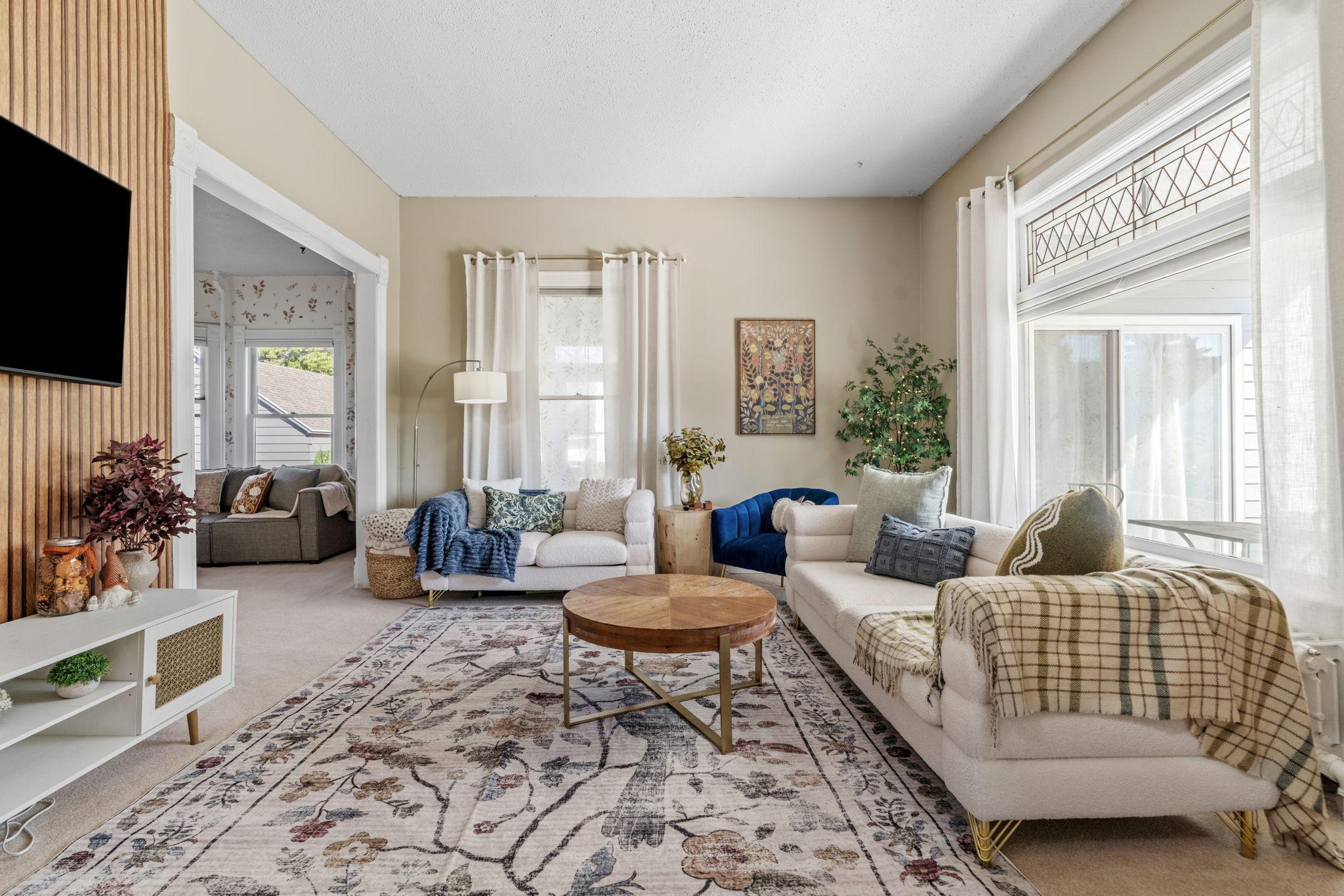 216 2nd Street SW