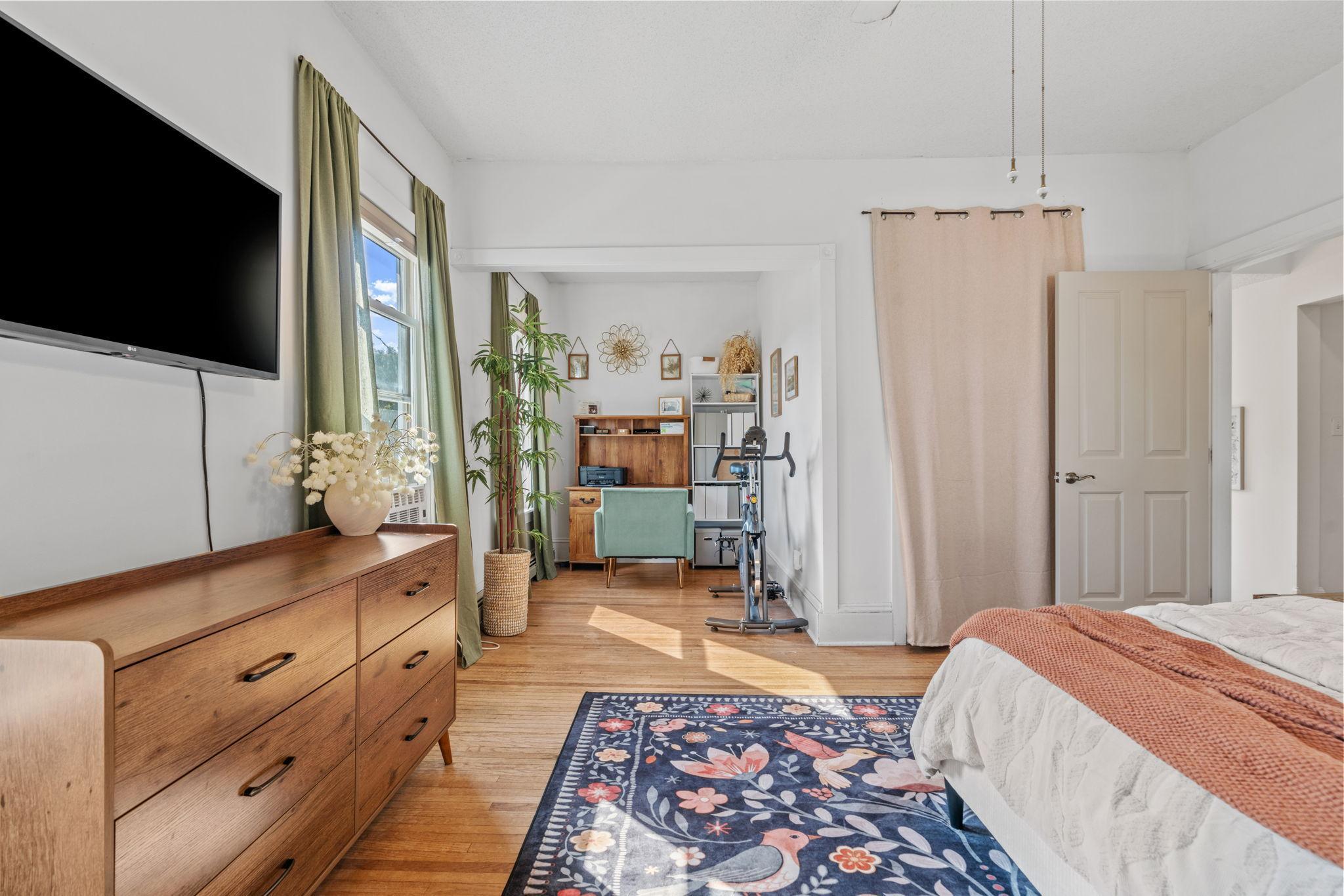 216 2nd Street SW