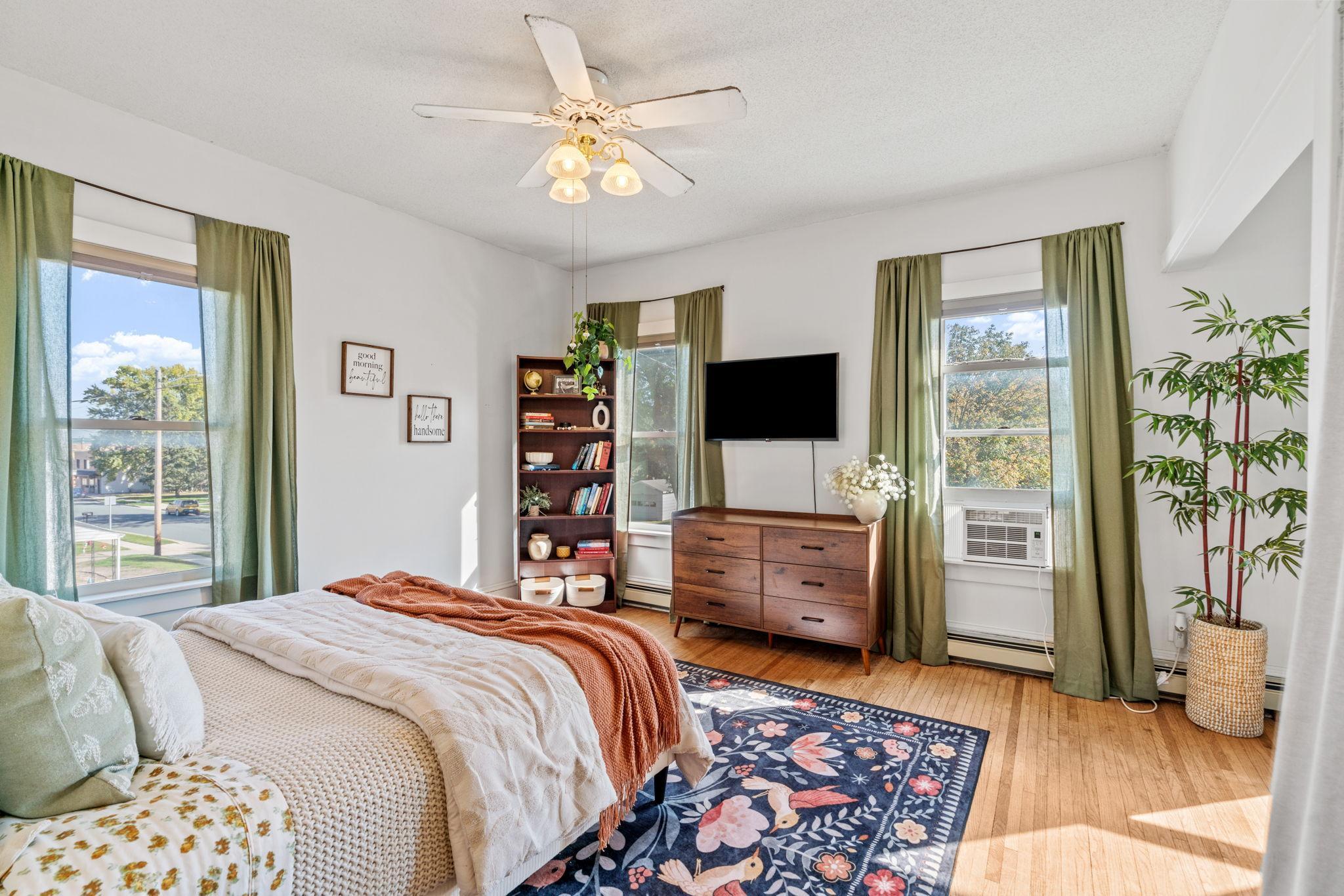216 2nd Street SW