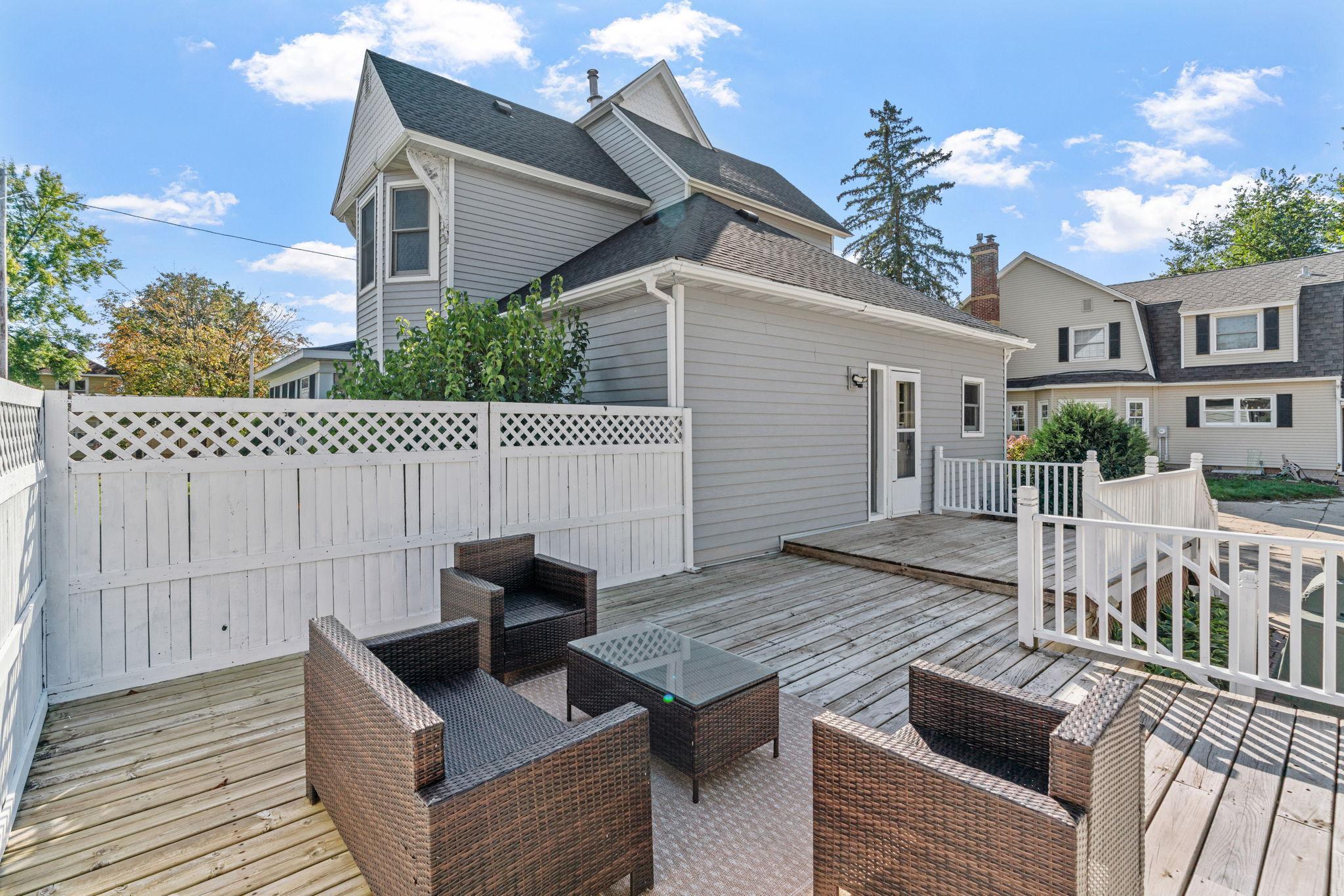216 2nd Street SW
