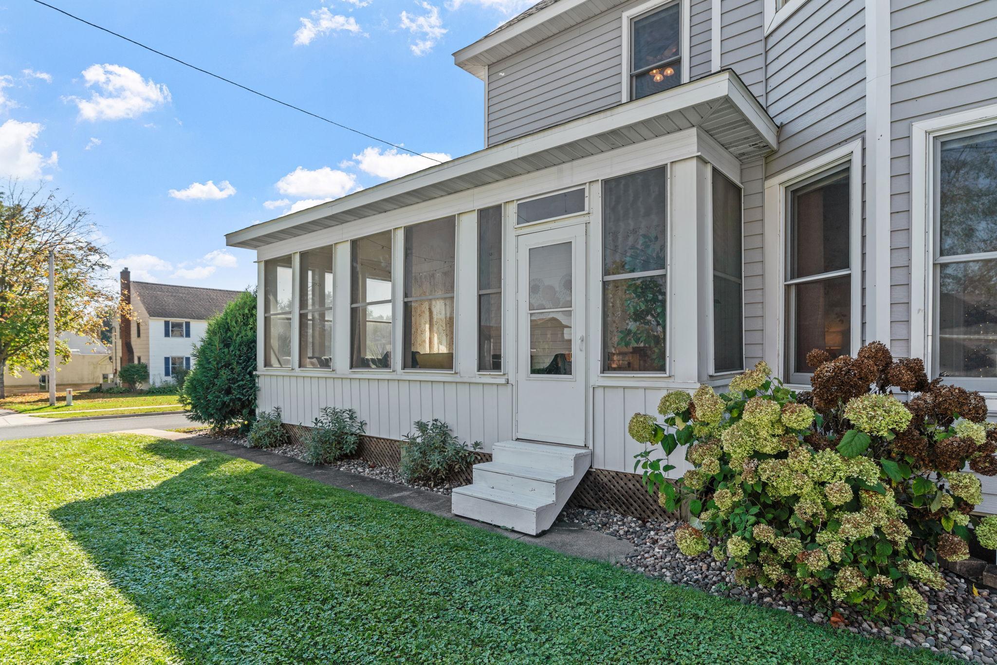 216 2nd Street SW