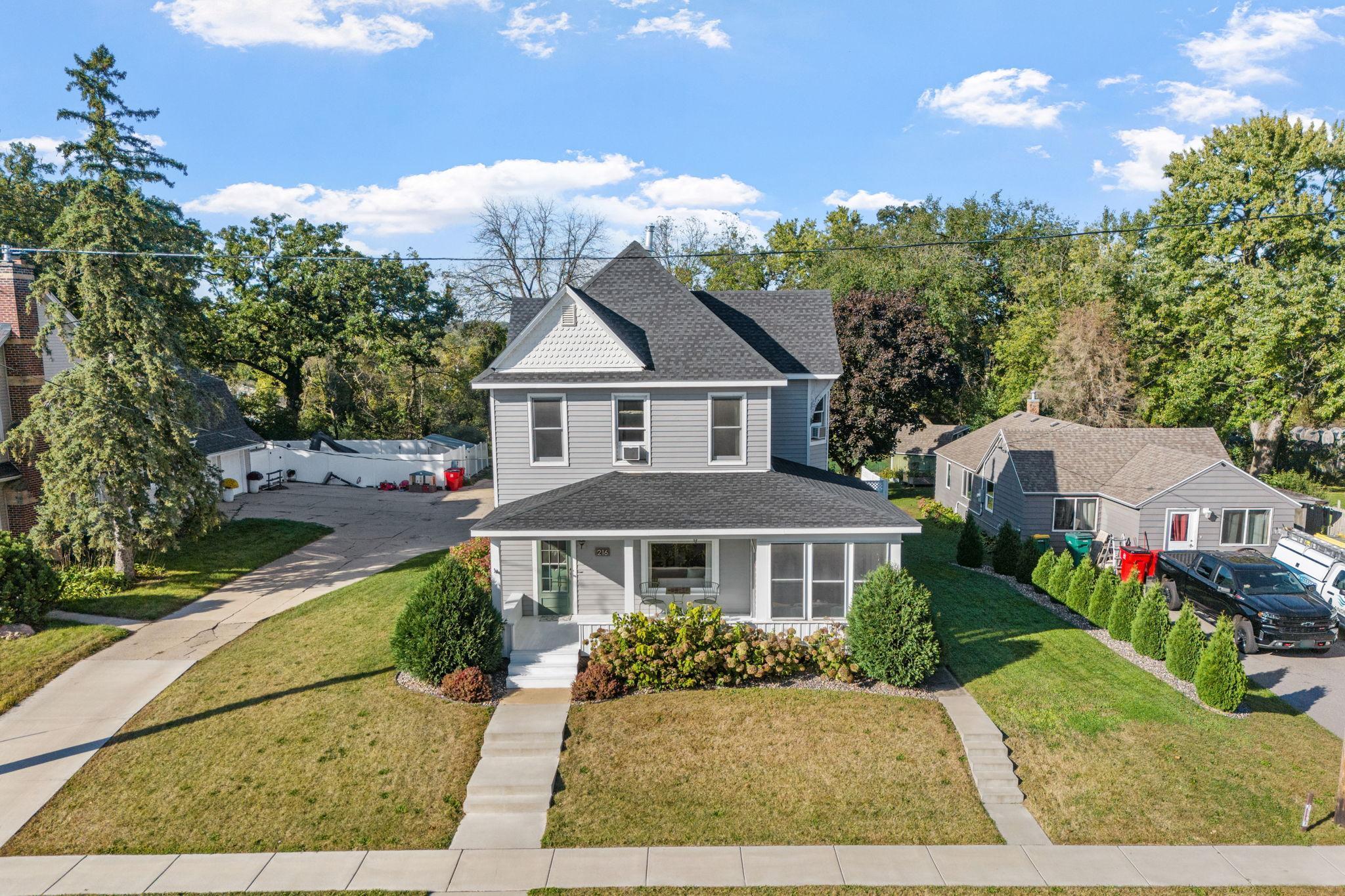 216 2nd Street SW