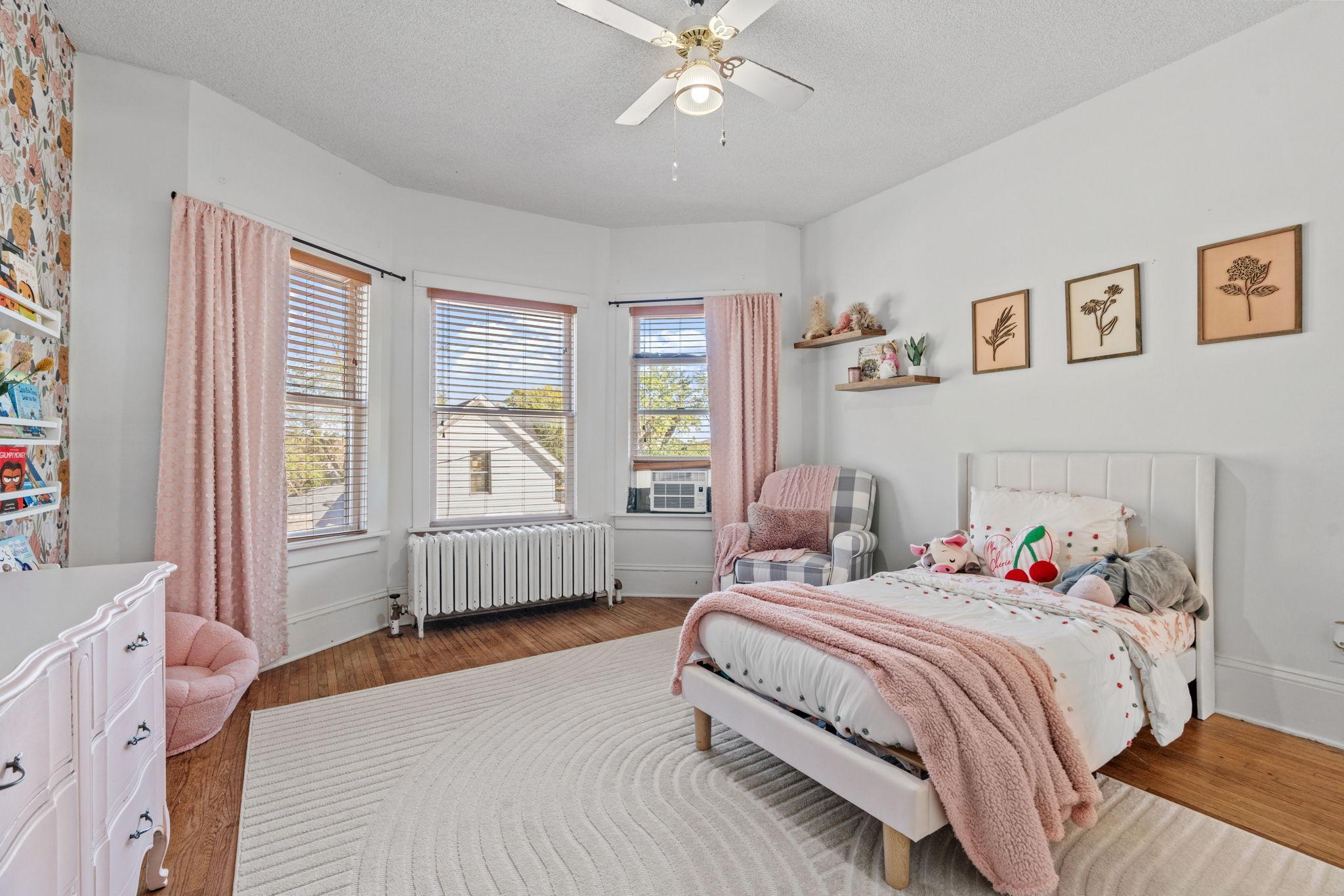 216 2nd Street SW