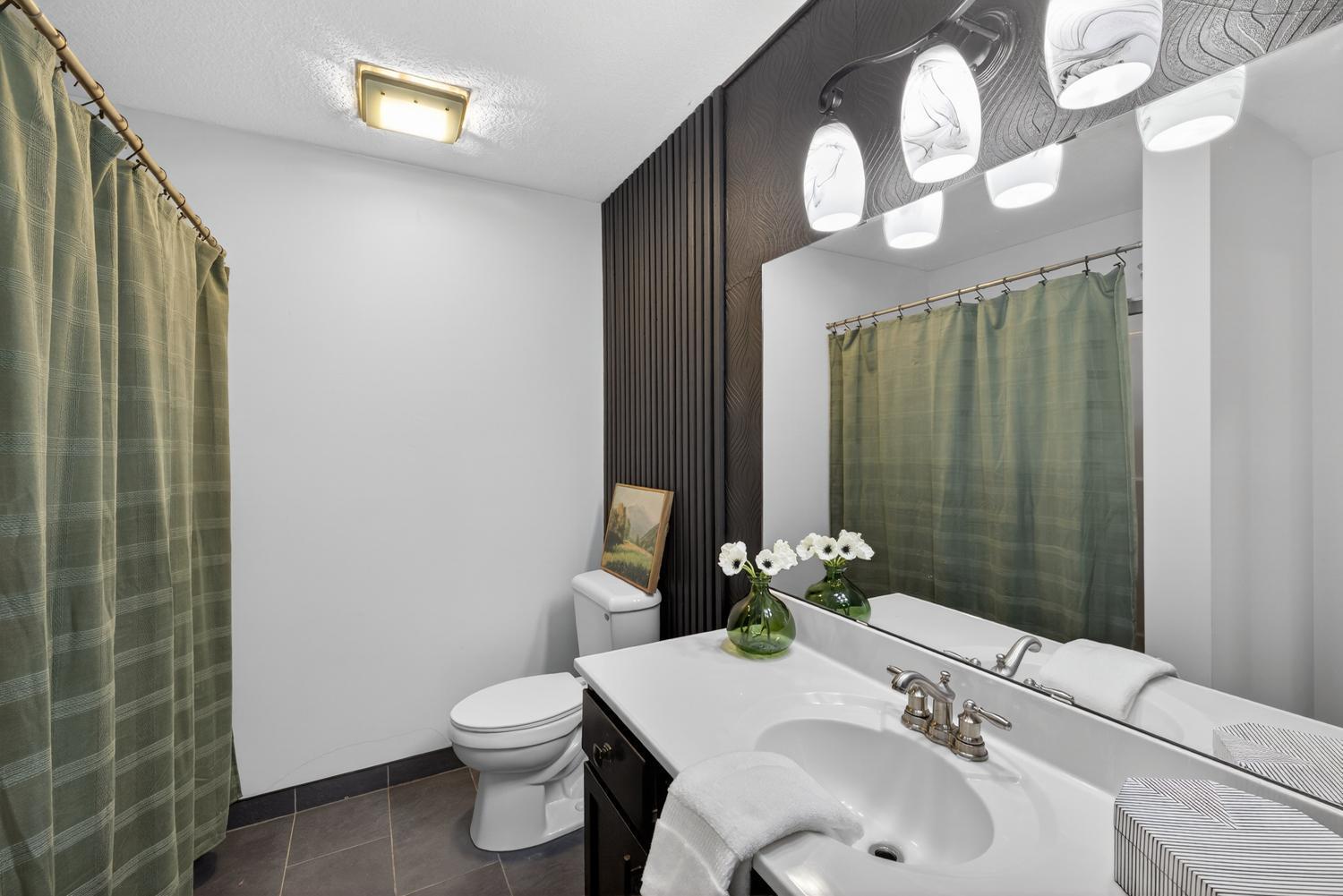 212 Keystone Drive NE