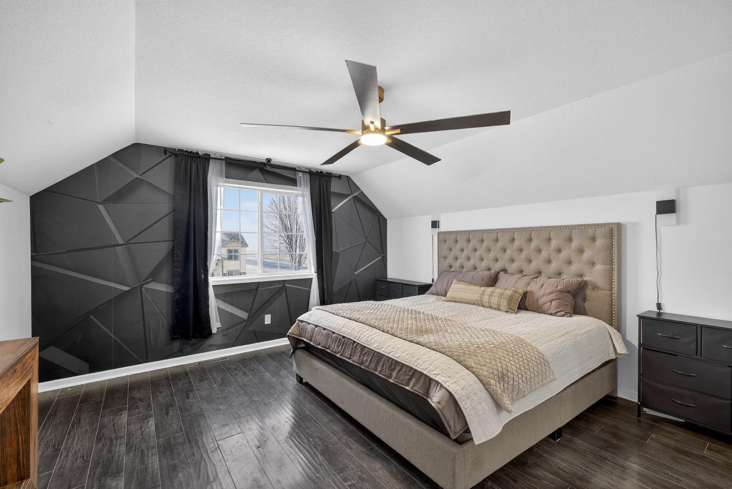 212 Keystone Drive NE