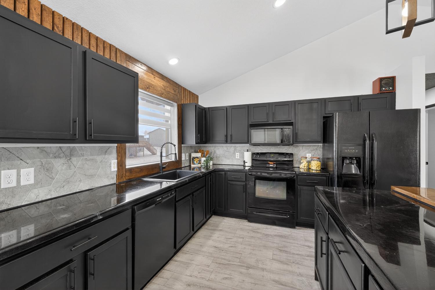 212 Keystone Drive NE