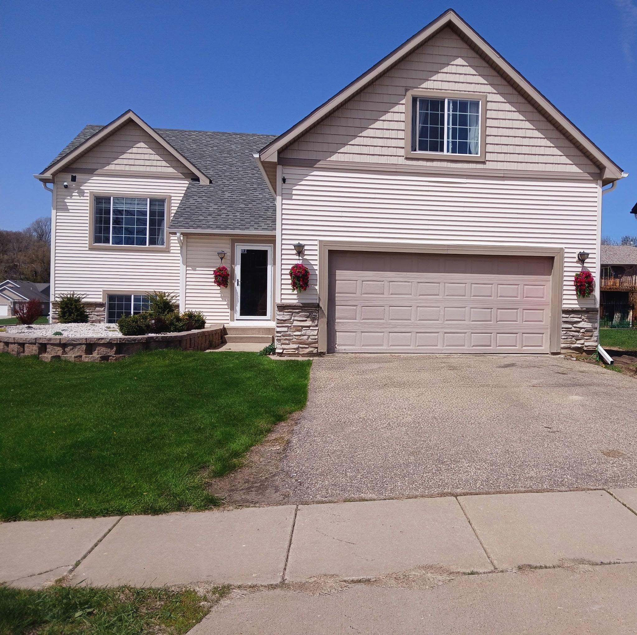 212 Keystone Drive NE