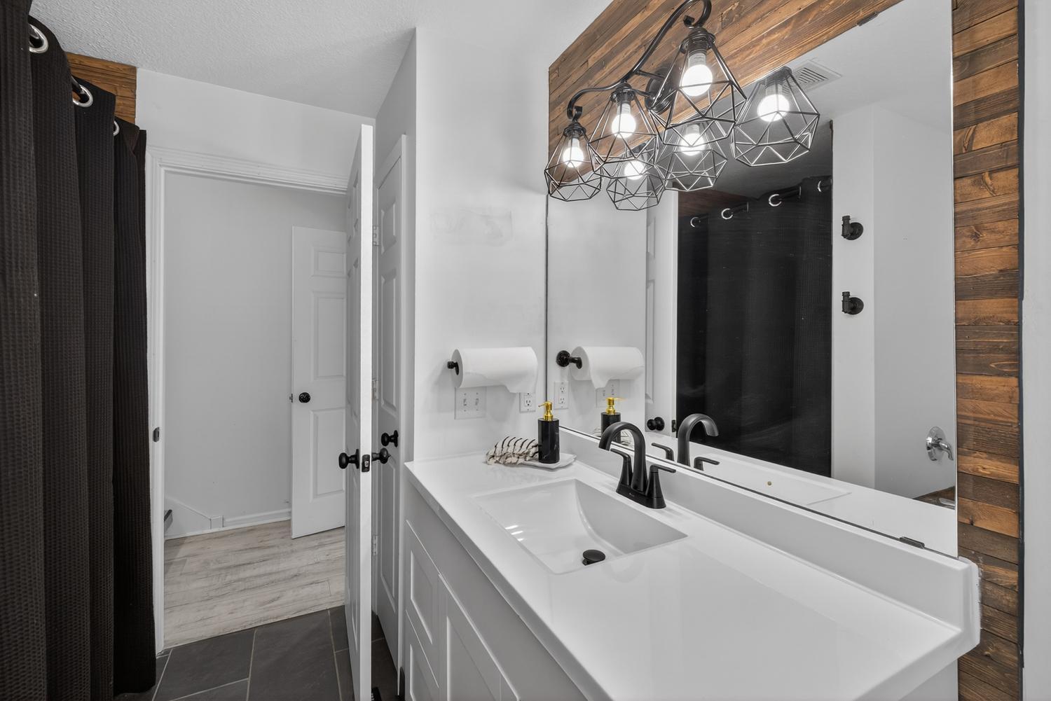 212 Keystone Drive NE