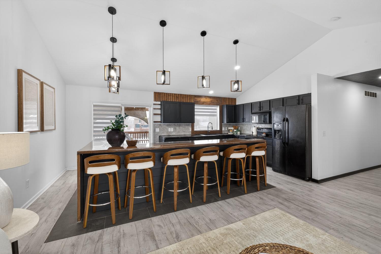 212 Keystone Drive NE