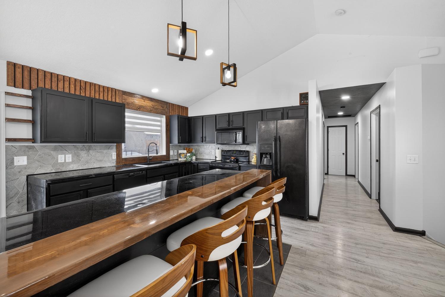 212 Keystone Drive NE