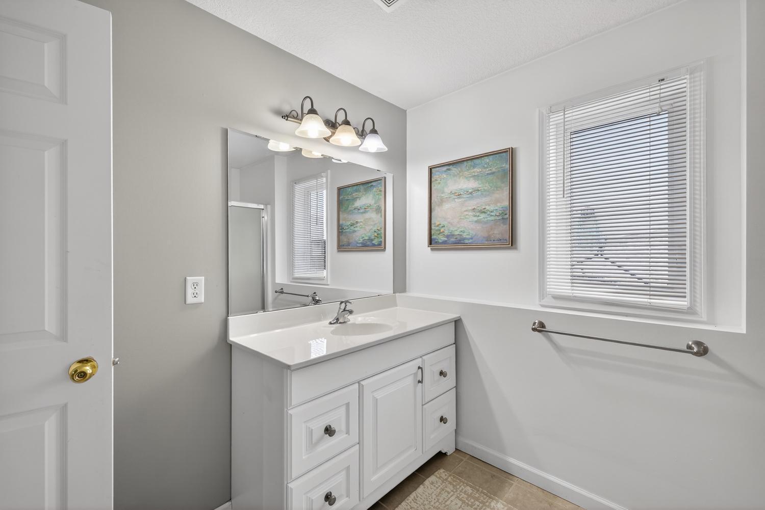 212 Keystone Drive NE