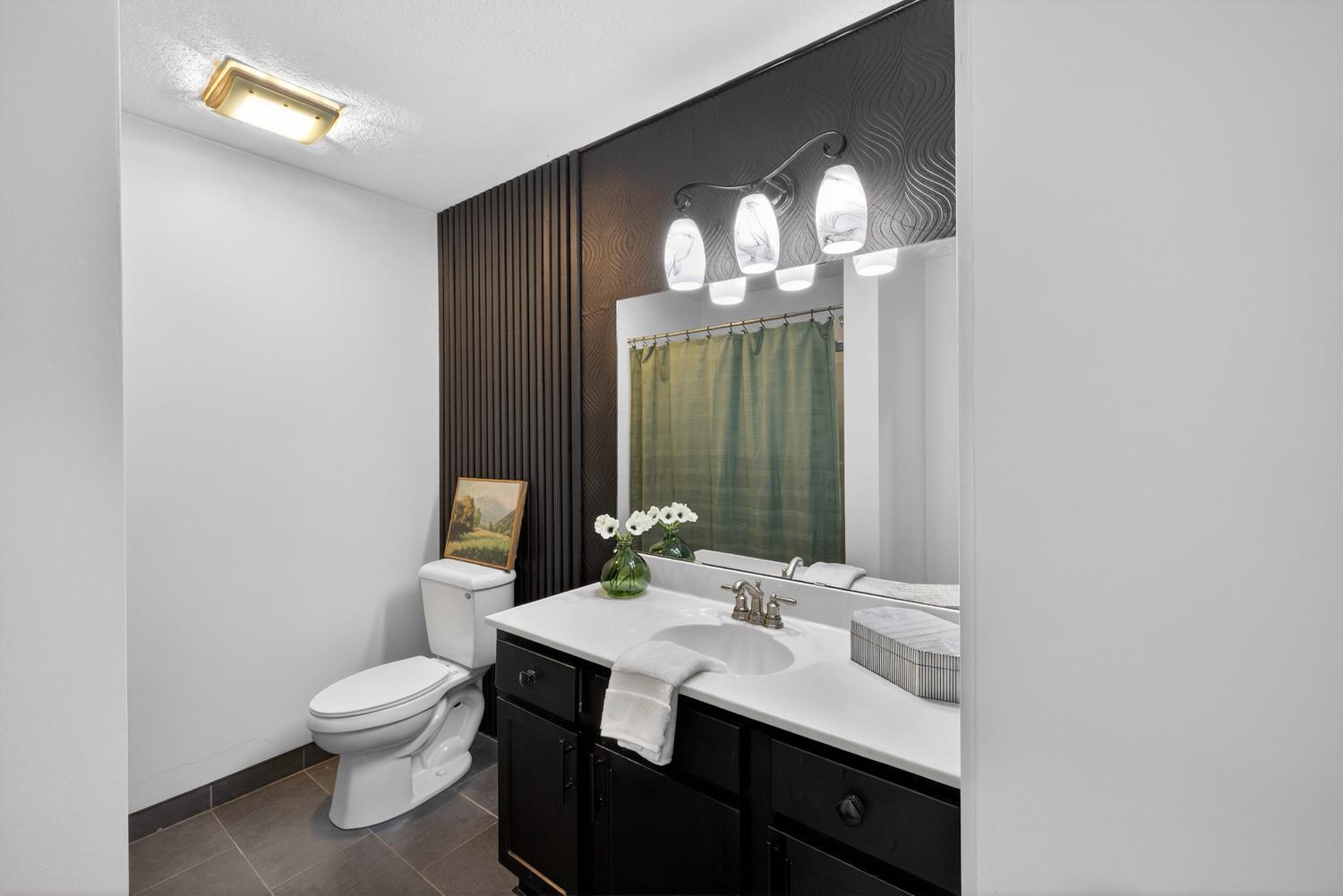 212 Keystone Drive NE