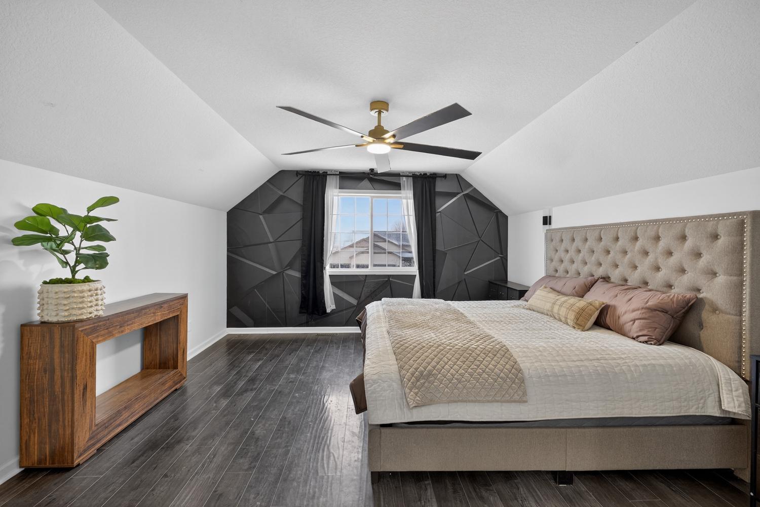 212 Keystone Drive NE