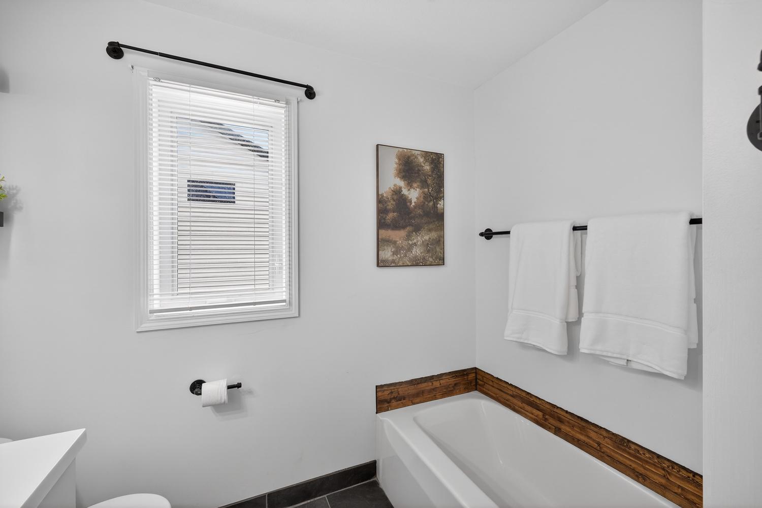 212 Keystone Drive NE