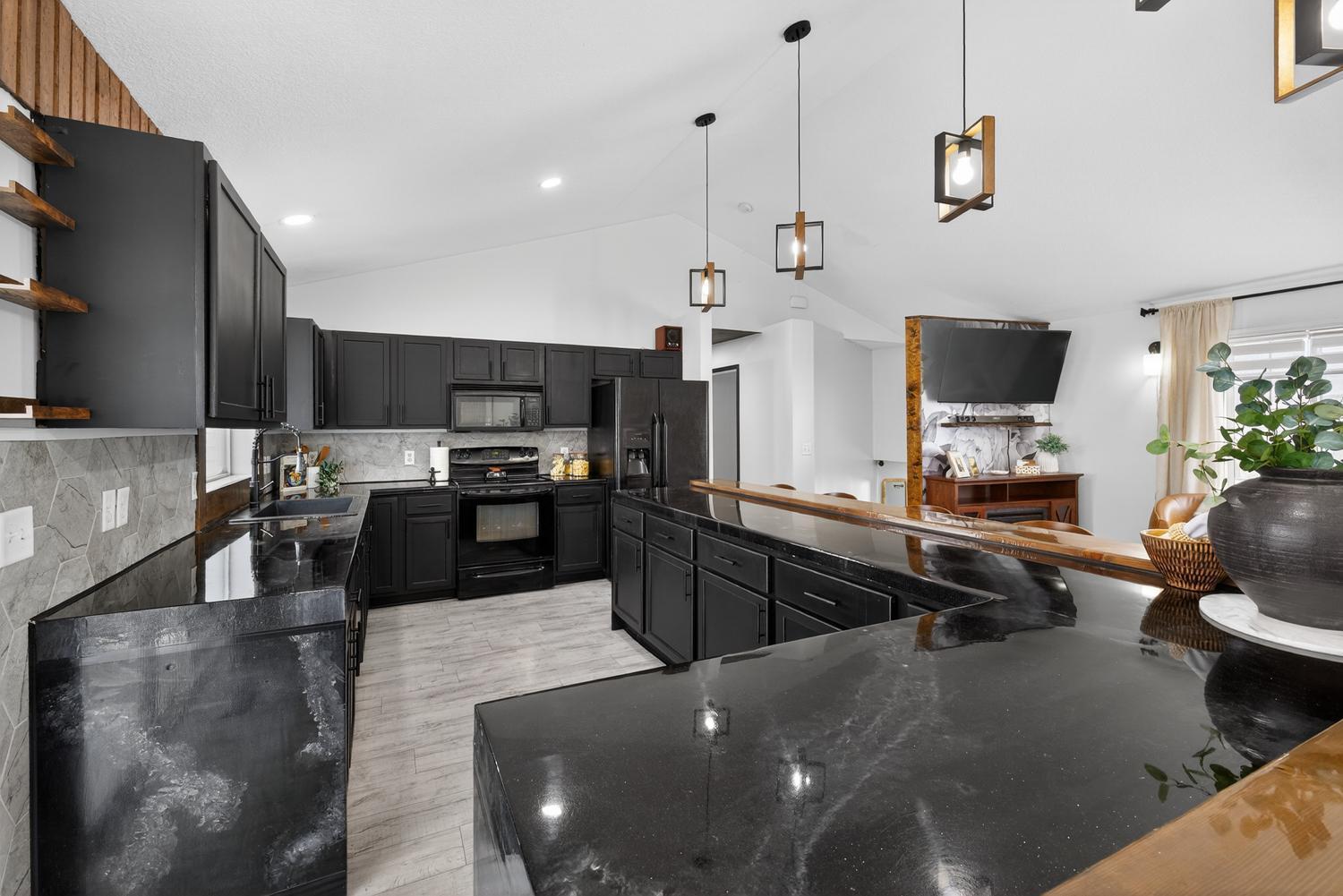 212 Keystone Drive NE