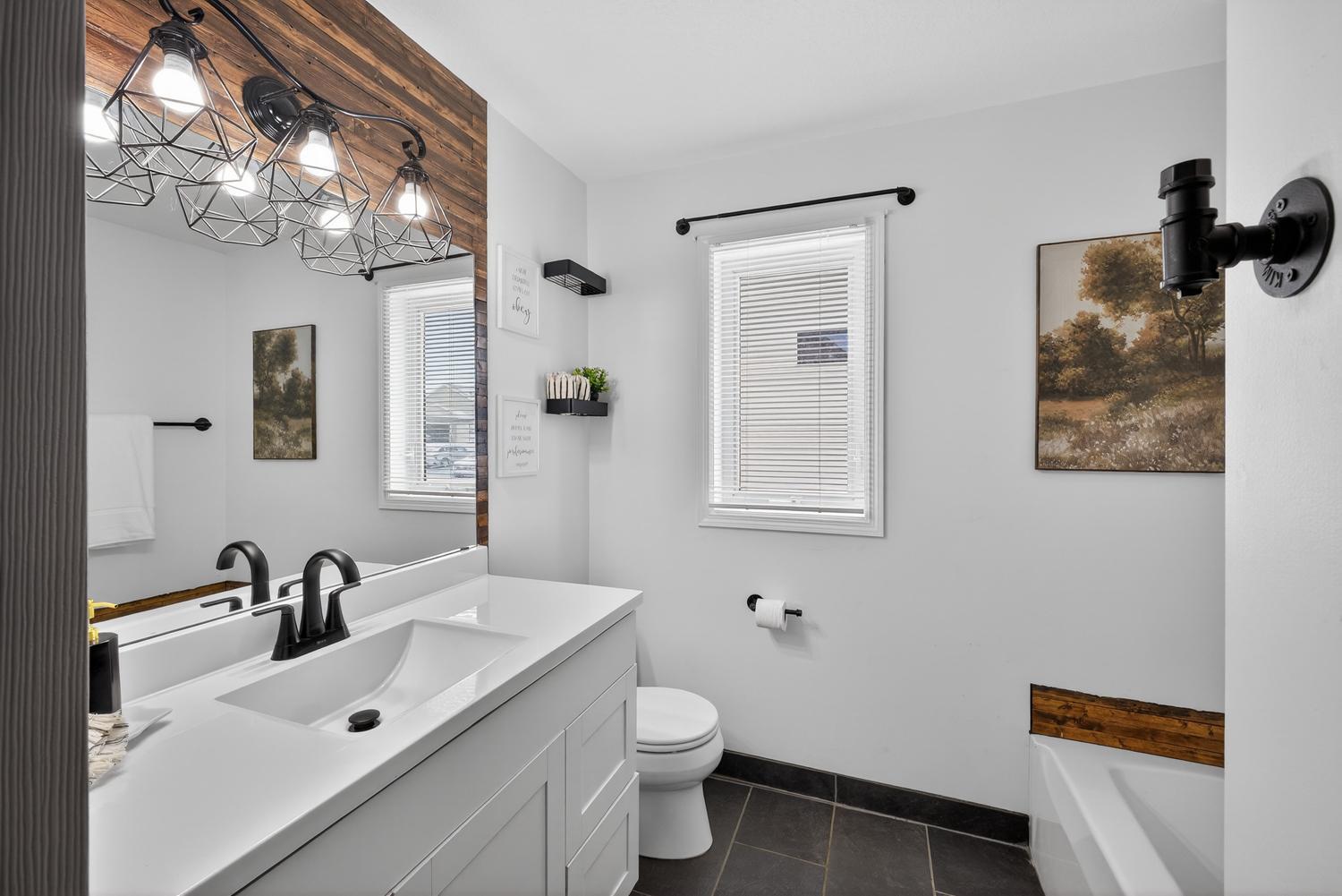 212 Keystone Drive NE