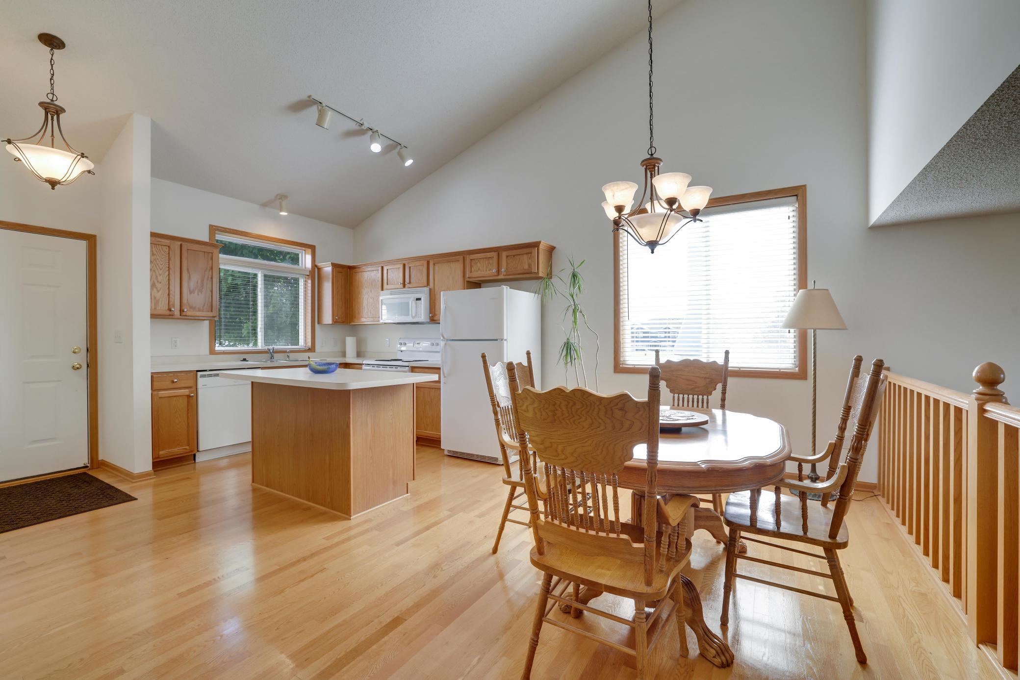 1268 Sundance Court NE