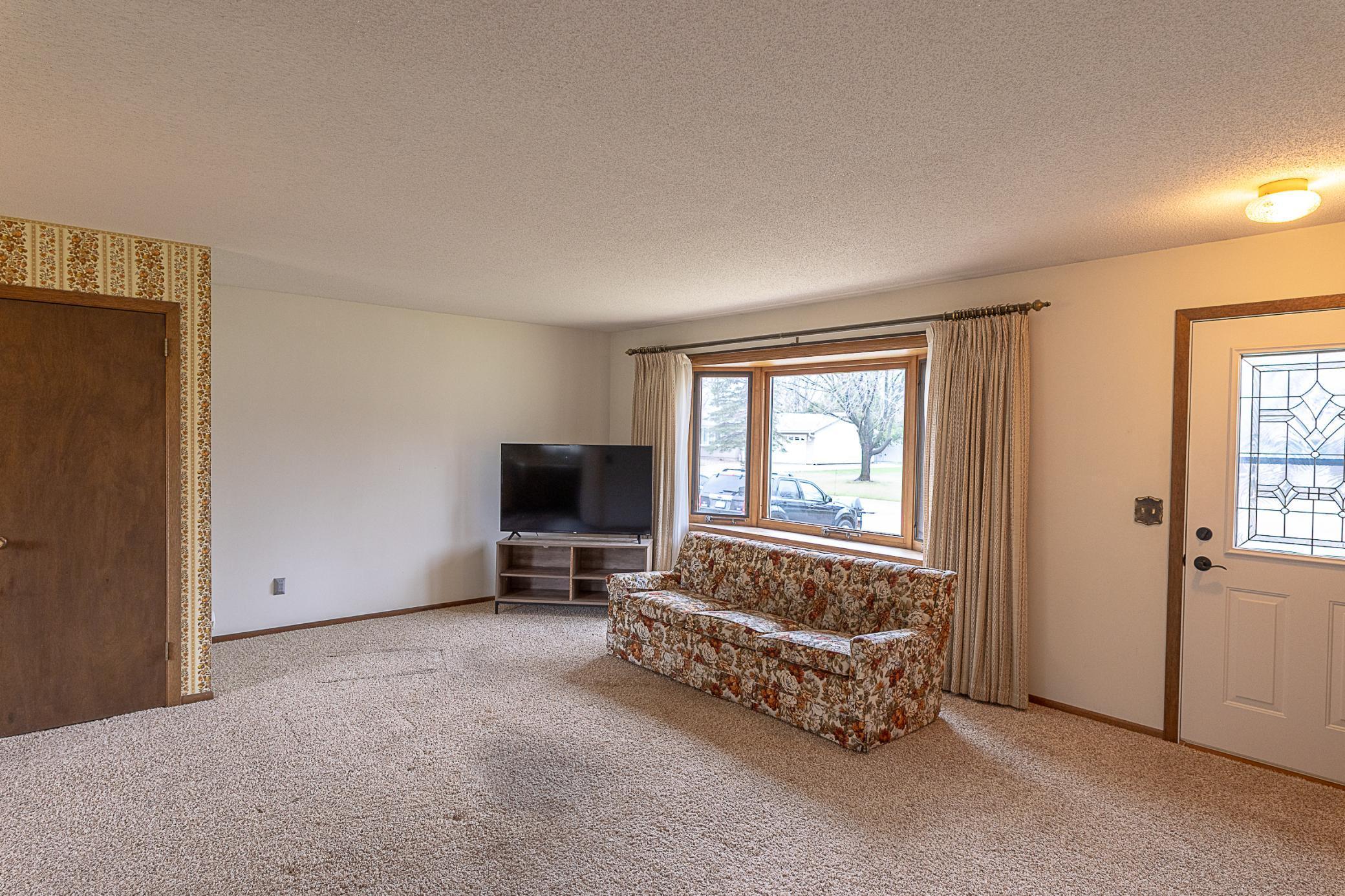 1052 Pine Grove Lane