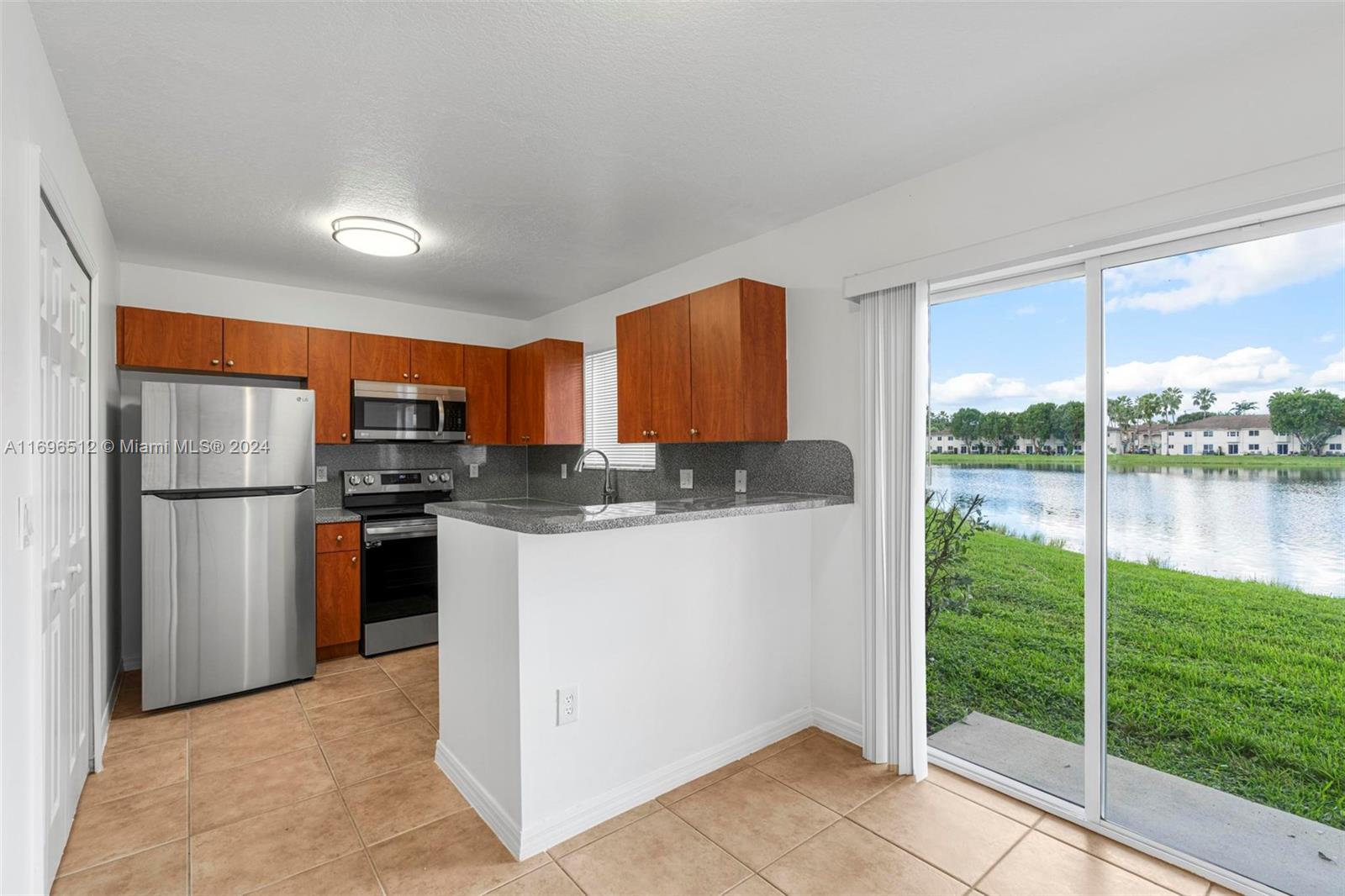 2910 SE 13th Ave # 50 Unit: 101-50