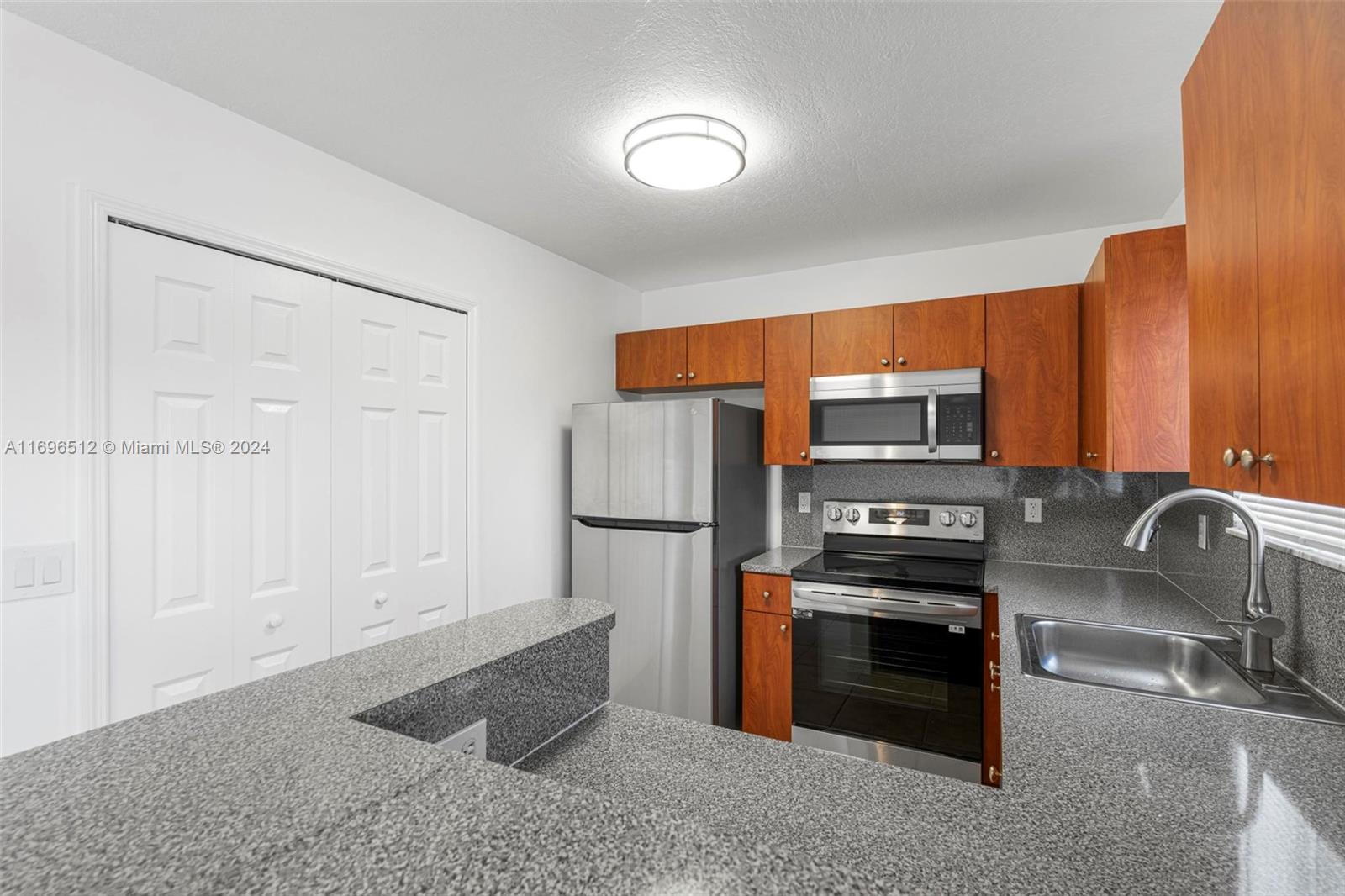 2910 SE 13th Ave # 50 Unit: 101-50