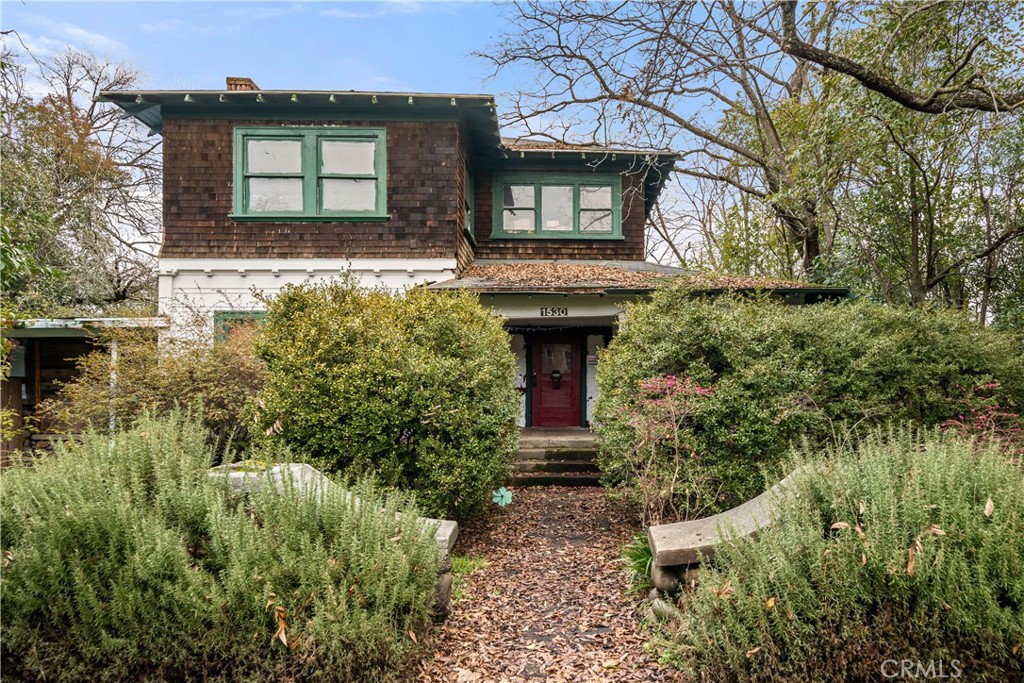 1530 Oleander Avenue