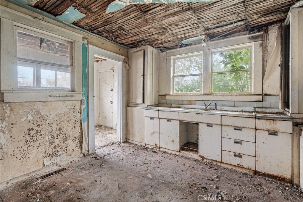 1530 Oleander Avenue