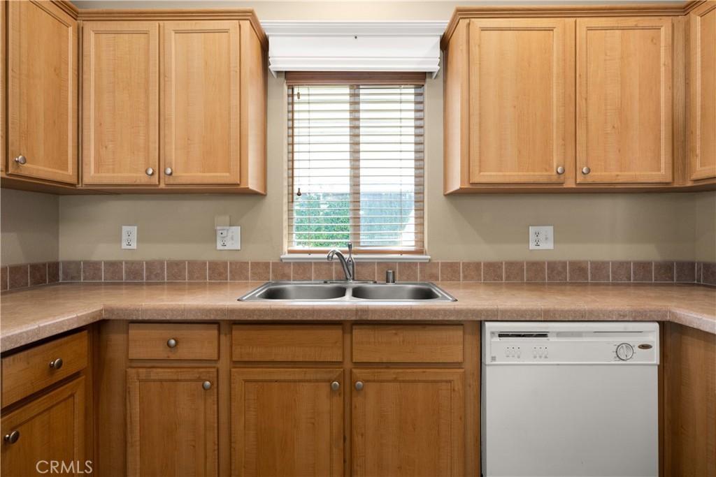 7043 State Highway 32 3