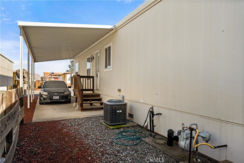 7043 State Highway 32 3