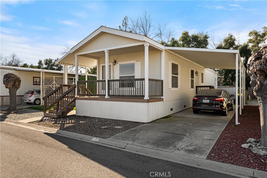 7043 State Highway 32 3